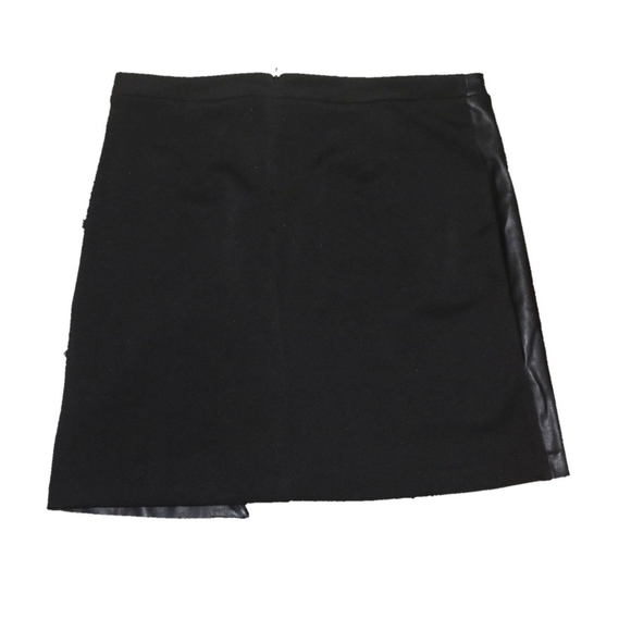 GUESS LEATHER MINI-SKIRT - Picture 2 of 2